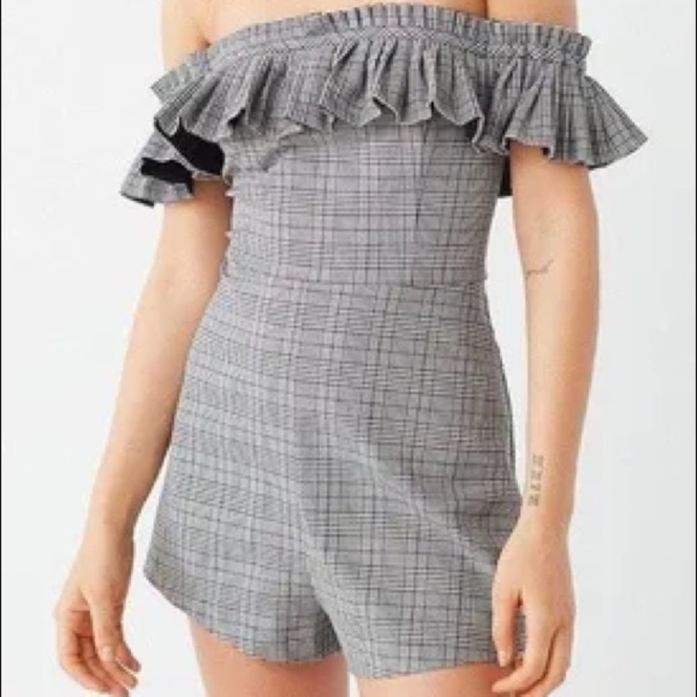 URBAN OUTFITTERS UO Plaid Ruffle Strapless Romper 4
